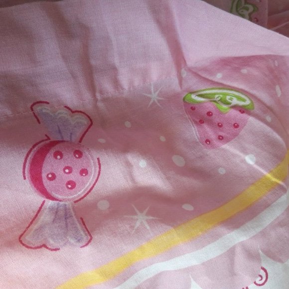VTG STRAWBERRY SHORTCAKE Twin Flat Sheet Cutter craft Fabric USA girls pink 2007 - Picture 4 of 6